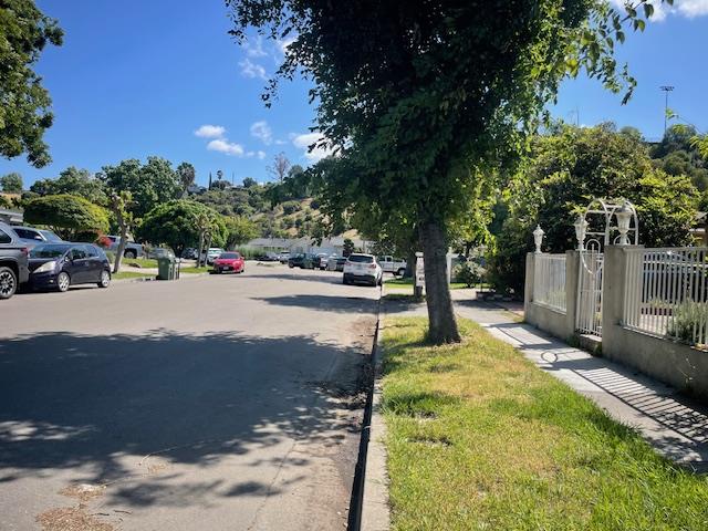 Detail Gallery Image 2 of 4 For 416 Harmony Ln, San Jose,  CA 95111 - 4 Beds | 2 Baths