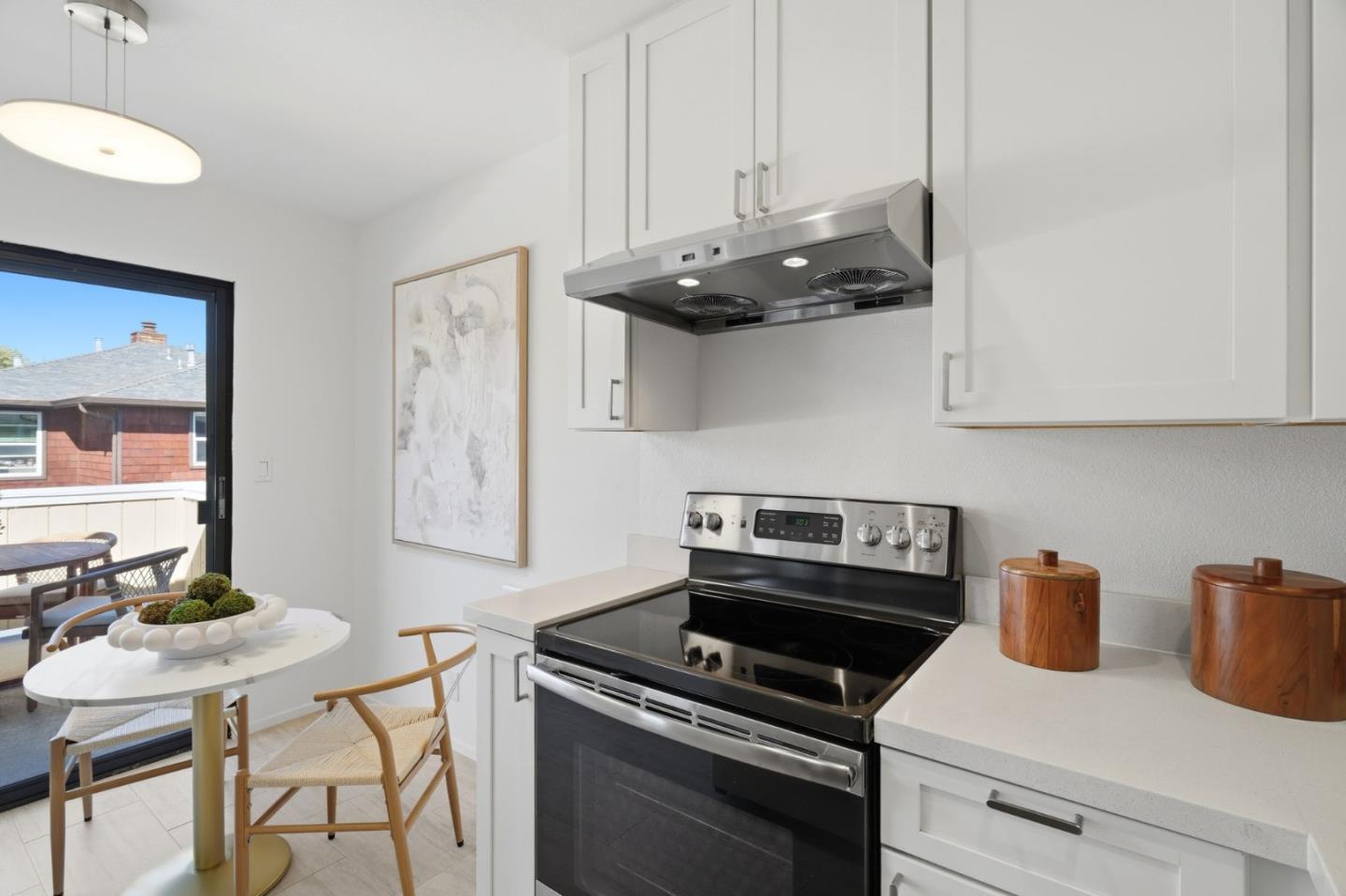 Detail Gallery Image 13 of 29 For 570 Vista Ave, Palo Alto,  CA 94306 - 2 Beds | 1 Baths