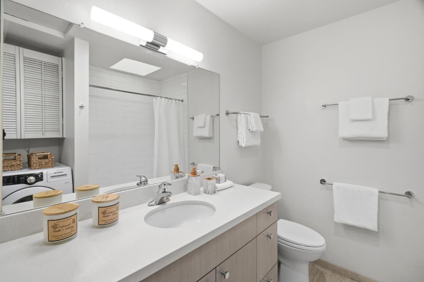 Detail Gallery Image 17 of 29 For 570 Vista Ave, Palo Alto,  CA 94306 - 2 Beds | 1 Baths