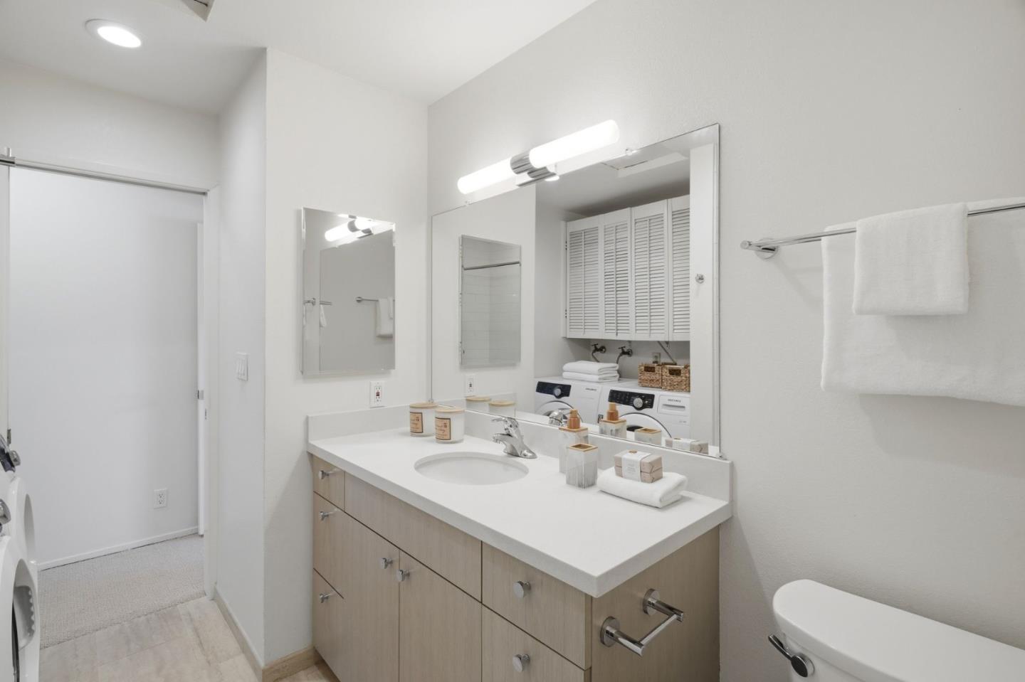 Detail Gallery Image 18 of 29 For 570 Vista Ave, Palo Alto,  CA 94306 - 2 Beds | 1 Baths