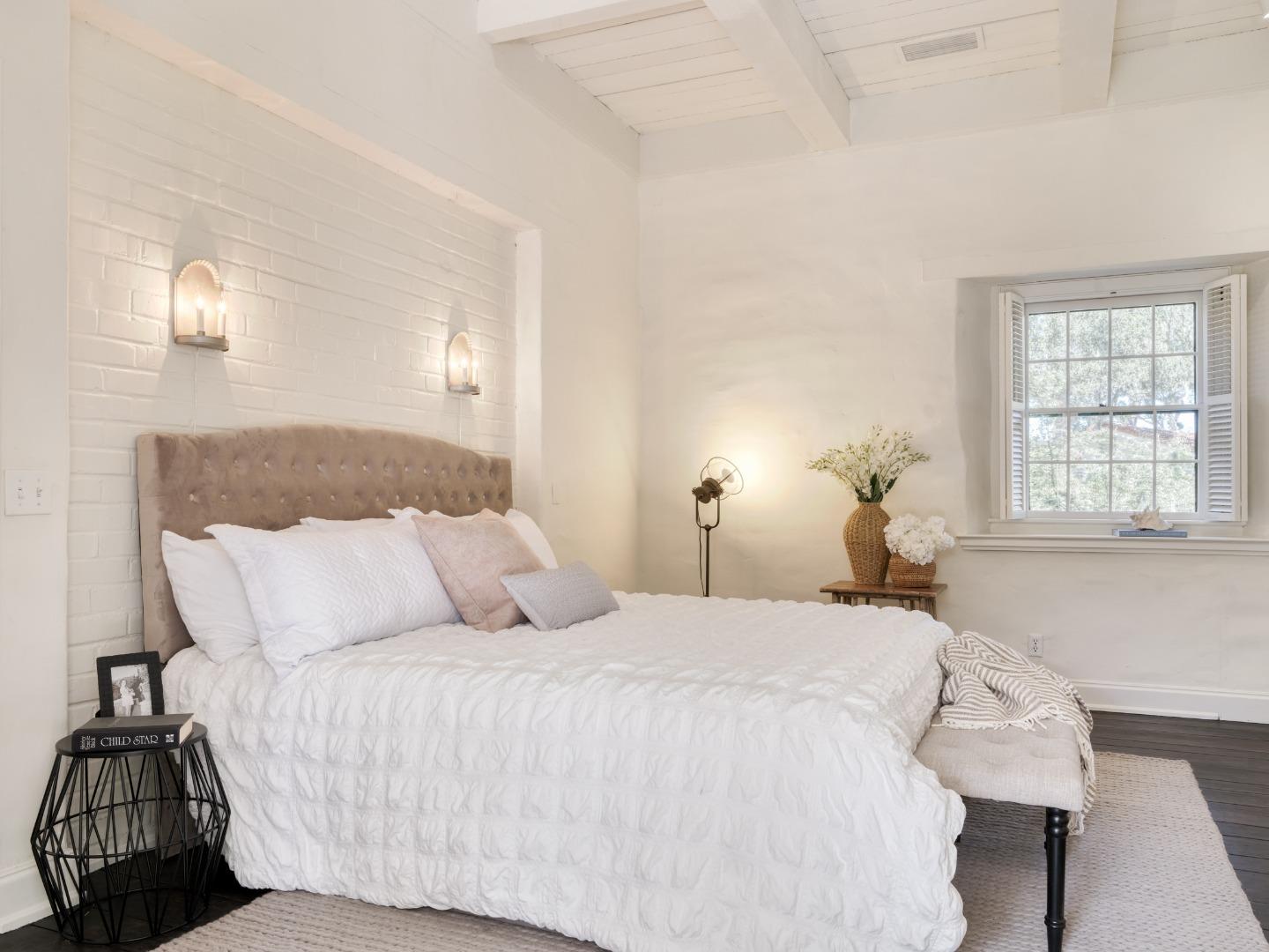 Detail Gallery Image 12 of 51 For 150 Littlefield Rd, Monterey,  CA 93940 - 3 Beds | 3 Baths