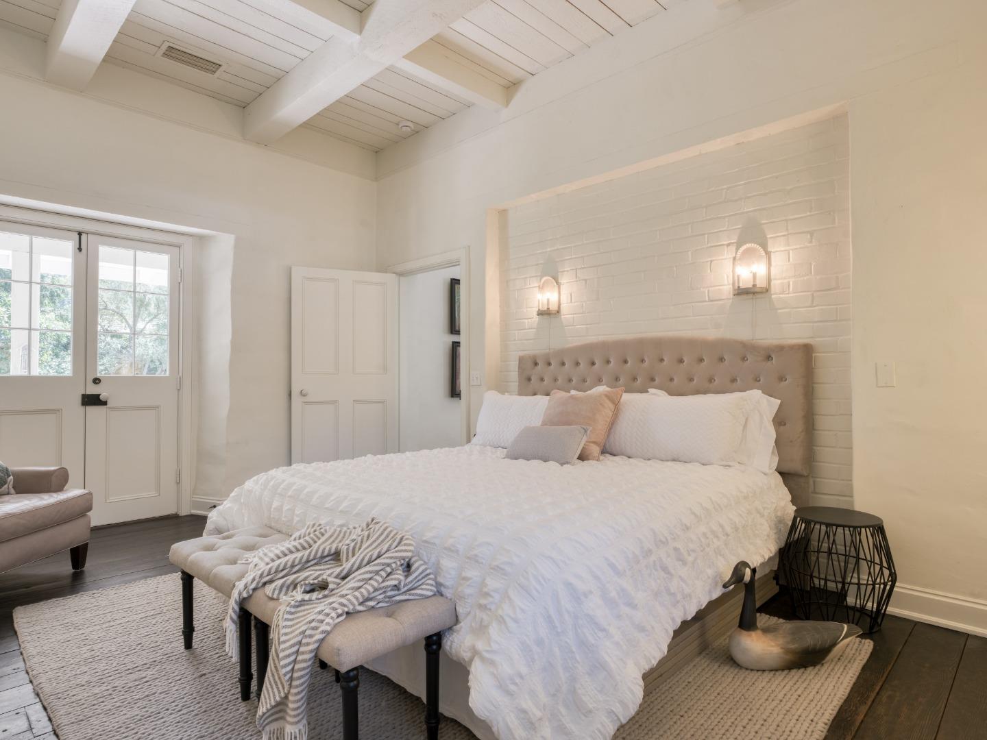 Detail Gallery Image 13 of 51 For 150 Littlefield Rd, Monterey,  CA 93940 - 3 Beds | 3 Baths