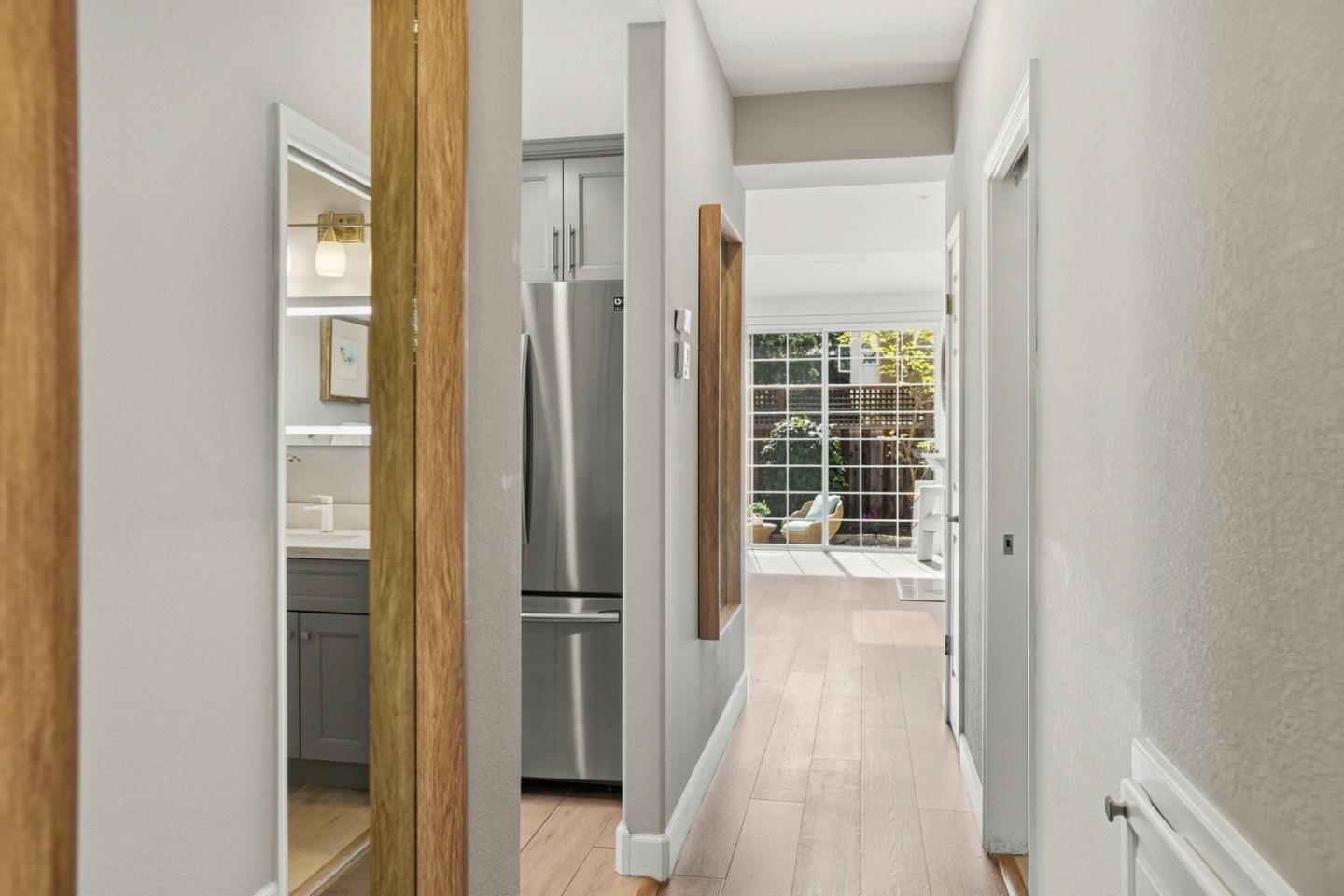 Detail Gallery Image 10 of 48 For 4173 El Camino Real #9,  Palo Alto,  CA 94306 - 2 Beds | 2/1 Baths