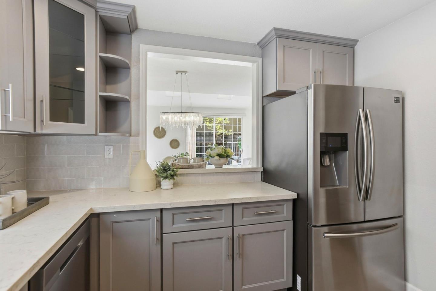 Detail Gallery Image 12 of 48 For 4173 El Camino Real #9,  Palo Alto,  CA 94306 - 2 Beds | 2/1 Baths