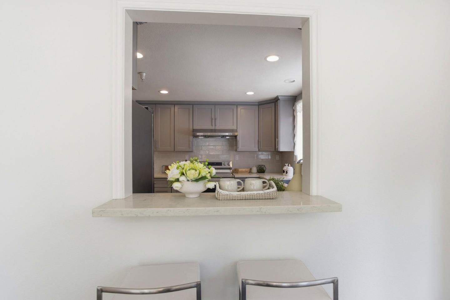 Detail Gallery Image 15 of 48 For 4173 El Camino Real #9,  Palo Alto,  CA 94306 - 2 Beds | 2/1 Baths