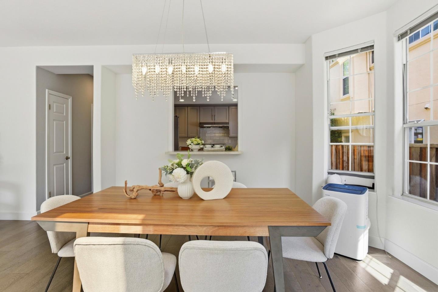 Detail Gallery Image 16 of 48 For 4173 El Camino Real #9,  Palo Alto,  CA 94306 - 2 Beds | 2/1 Baths