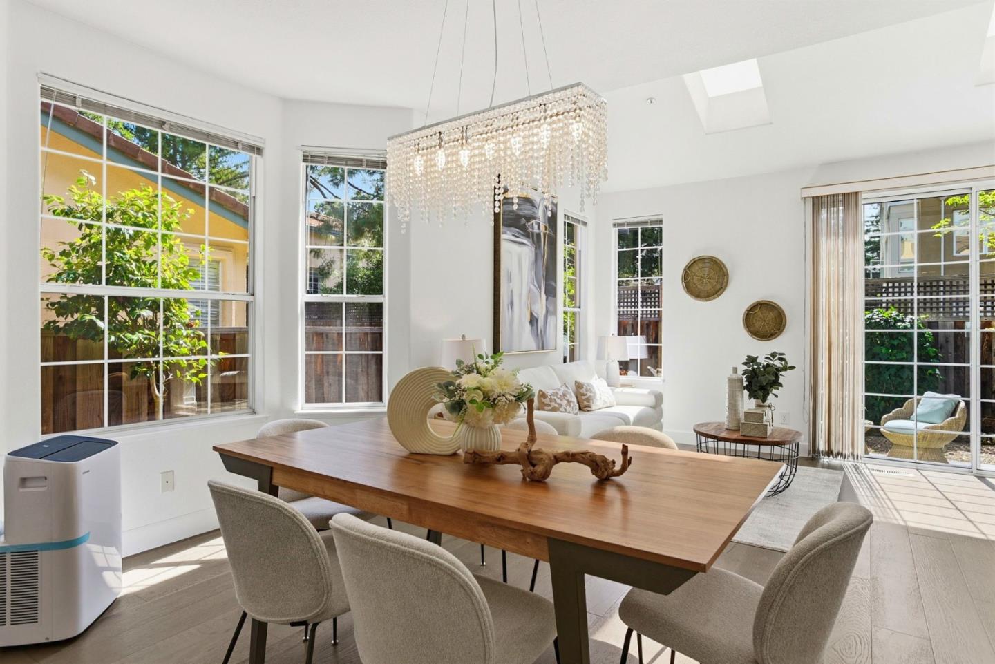 Detail Gallery Image 18 of 48 For 4173 El Camino Real #9,  Palo Alto,  CA 94306 - 2 Beds | 2/1 Baths