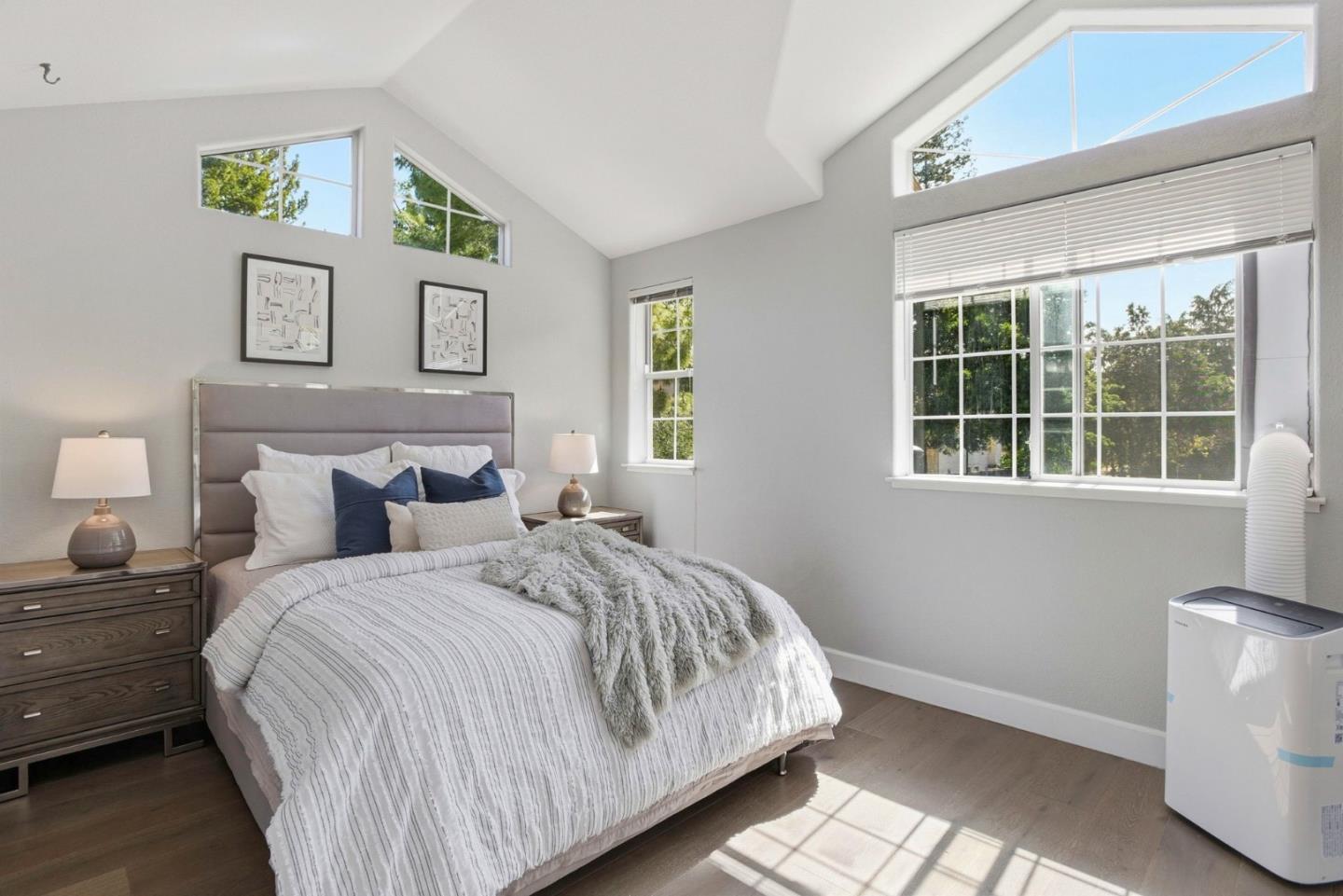 Detail Gallery Image 24 of 48 For 4173 El Camino Real #9,  Palo Alto,  CA 94306 - 2 Beds | 2/1 Baths