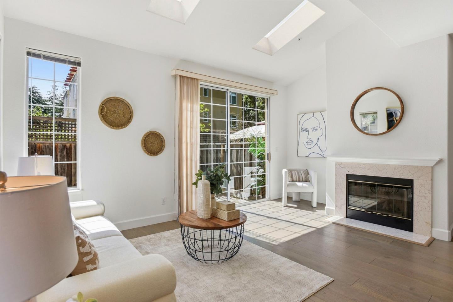 Detail Gallery Image 7 of 48 For 4173 El Camino Real #9,  Palo Alto,  CA 94306 - 2 Beds | 2/1 Baths