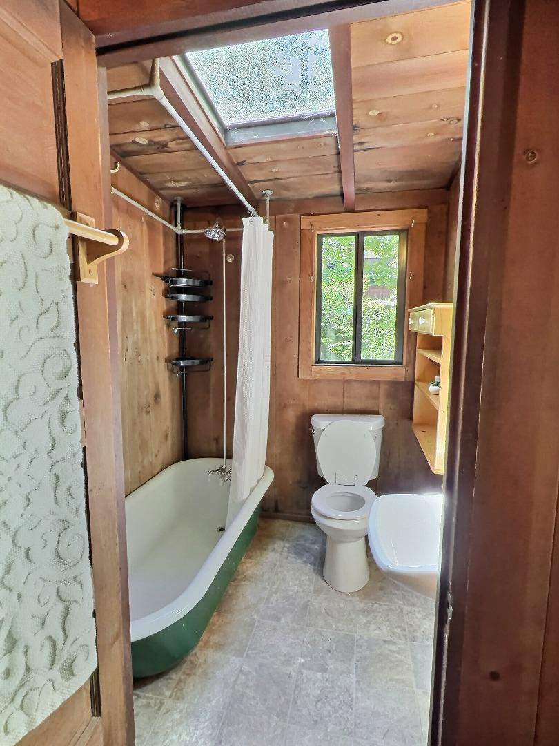 Detail Gallery Image 7 of 11 For 173 N Sequoia Rd, Boulder Creek,  CA 95006 - 2 Beds | 1 Baths