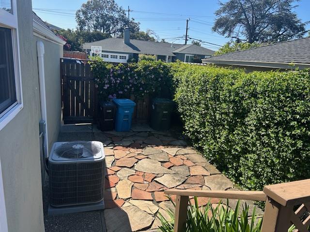 Detail Gallery Image 15 of 19 For 905 Haddon Dr, San Mateo,  CA 94402 - 3 Beds | 2 Baths