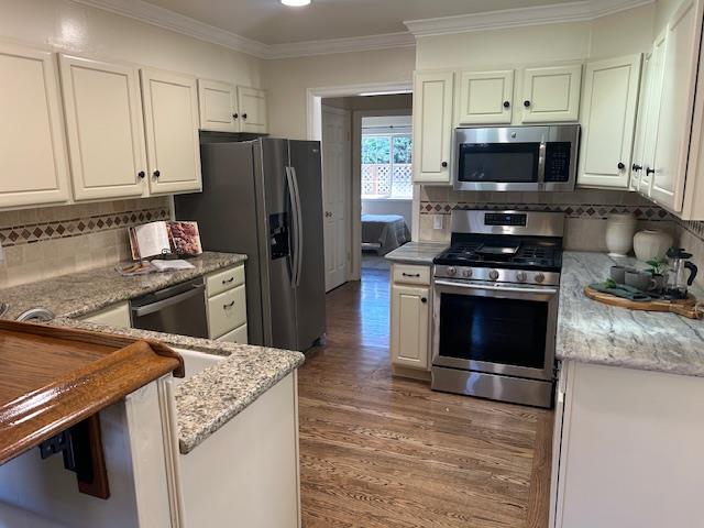 Detail Gallery Image 5 of 19 For 905 Haddon Dr, San Mateo,  CA 94402 - 3 Beds | 2 Baths