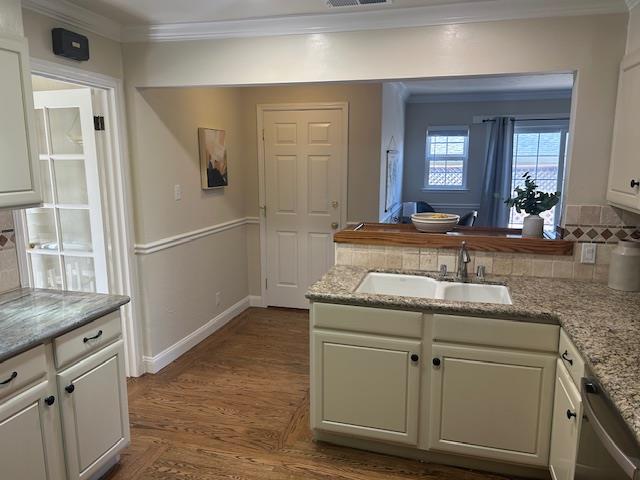 Detail Gallery Image 6 of 19 For 905 Haddon Dr, San Mateo,  CA 94402 - 3 Beds | 2 Baths