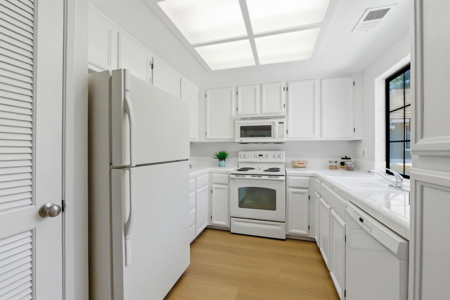 Photo #4: ML82043287 Listing: Photo #4