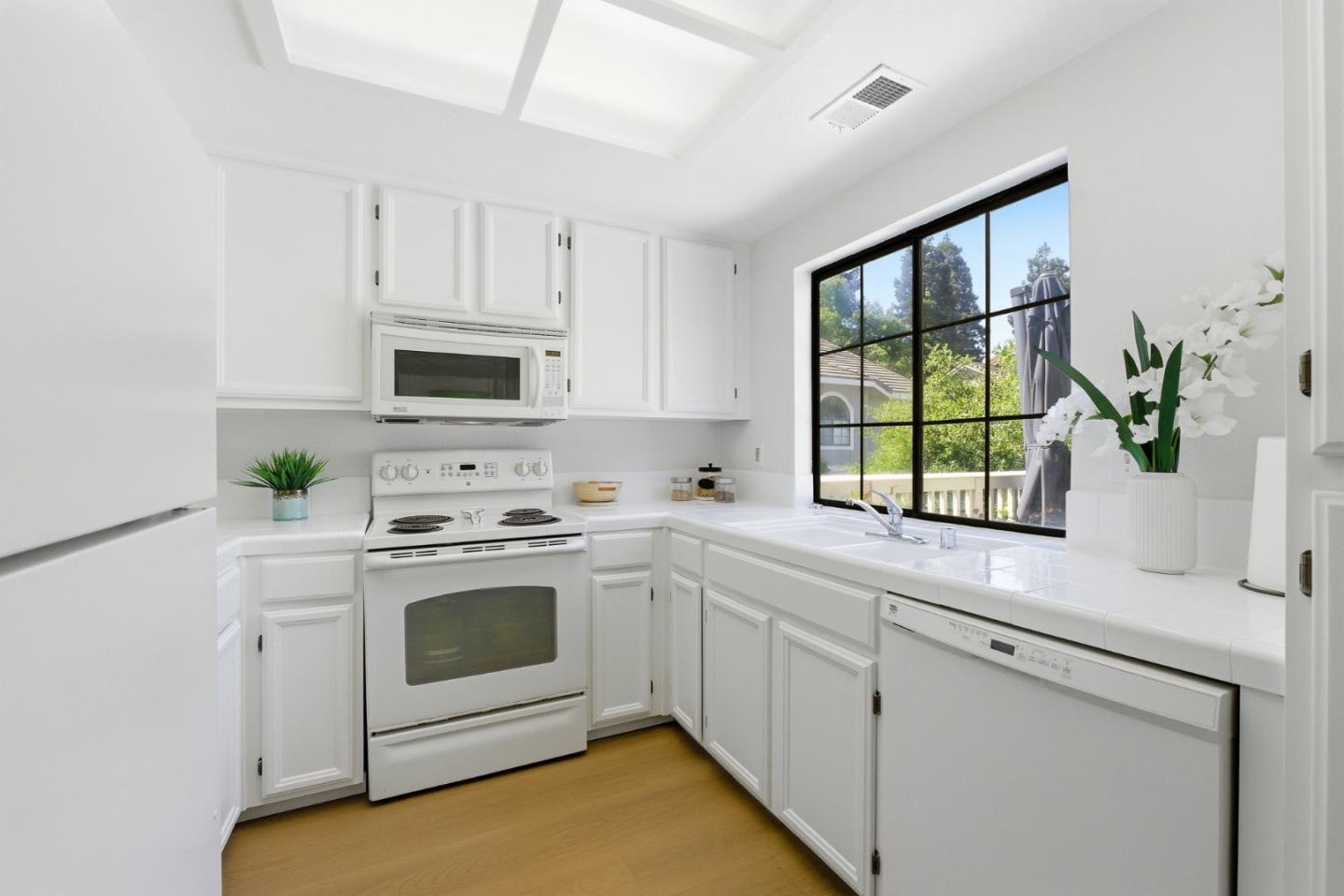 Photo #5: ML82043287 Listing: Photo #5