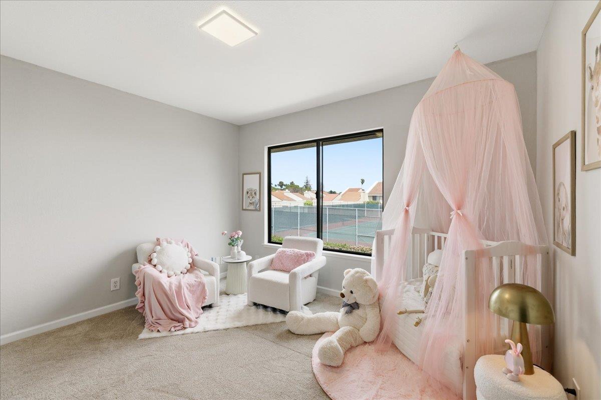 Detail Gallery Image 25 of 55 For 12 Riviera Cir, Redwood City,  CA 94065 - 4 Beds | 2/1 Baths