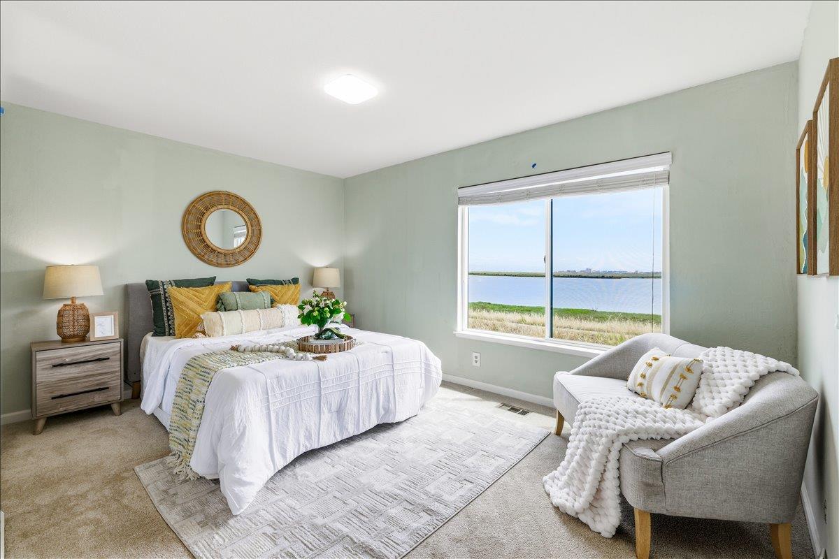 Detail Gallery Image 27 of 55 For 12 Riviera Cir, Redwood City,  CA 94065 - 4 Beds | 2/1 Baths