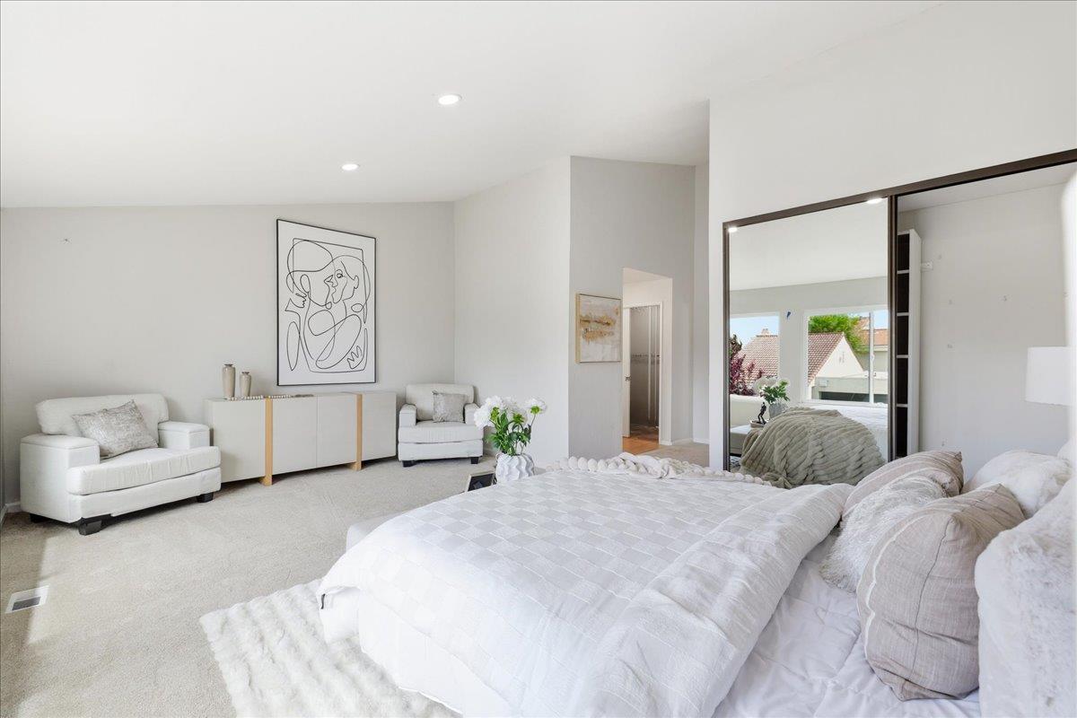 Detail Gallery Image 34 of 55 For 12 Riviera Cir, Redwood City,  CA 94065 - 4 Beds | 2/1 Baths