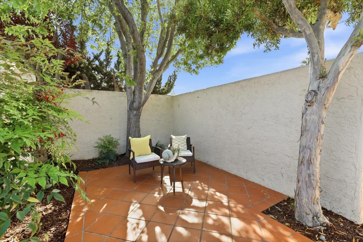 Detail Gallery Image 37 of 55 For 12 Riviera Cir, Redwood City,  CA 94065 - 4 Beds | 2/1 Baths