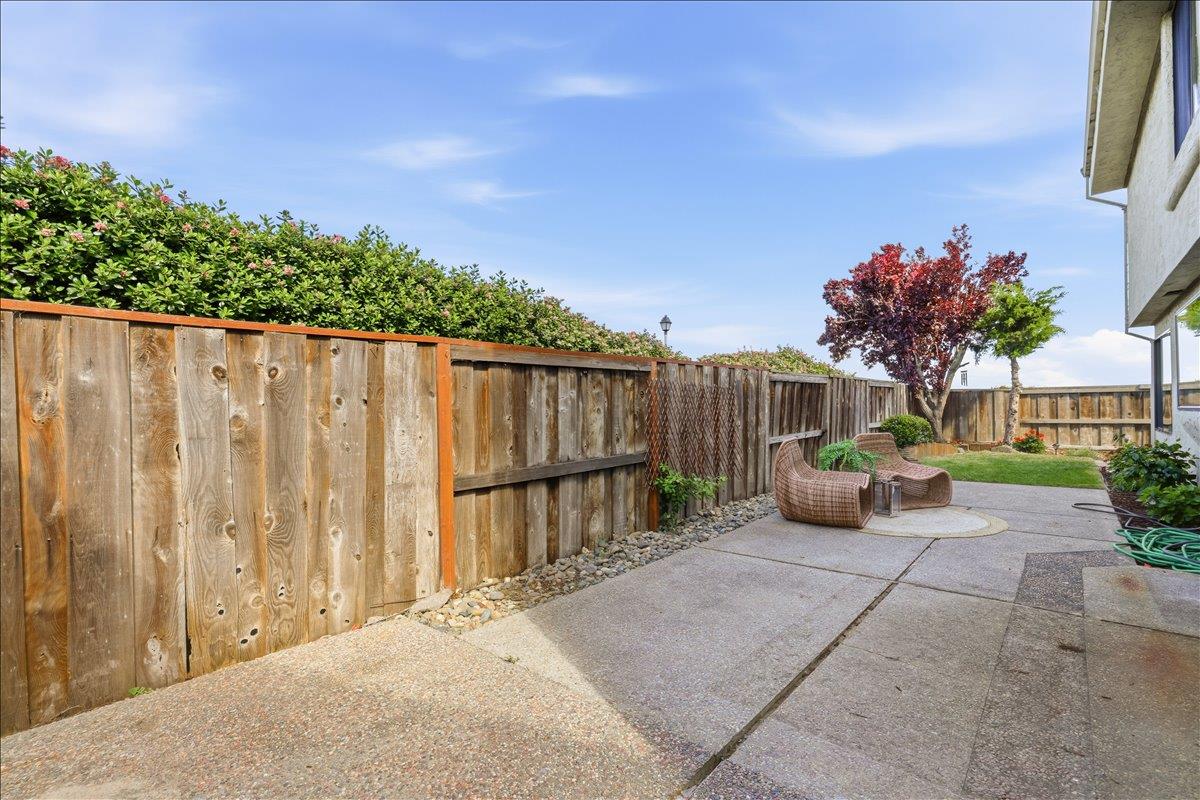 Detail Gallery Image 39 of 55 For 12 Riviera Cir, Redwood City,  CA 94065 - 4 Beds | 2/1 Baths