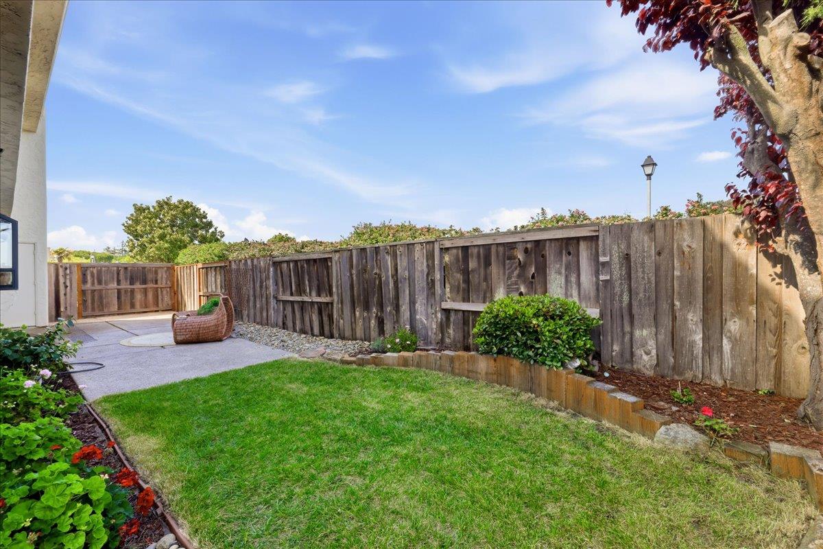 Detail Gallery Image 40 of 55 For 12 Riviera Cir, Redwood City,  CA 94065 - 4 Beds | 2/1 Baths