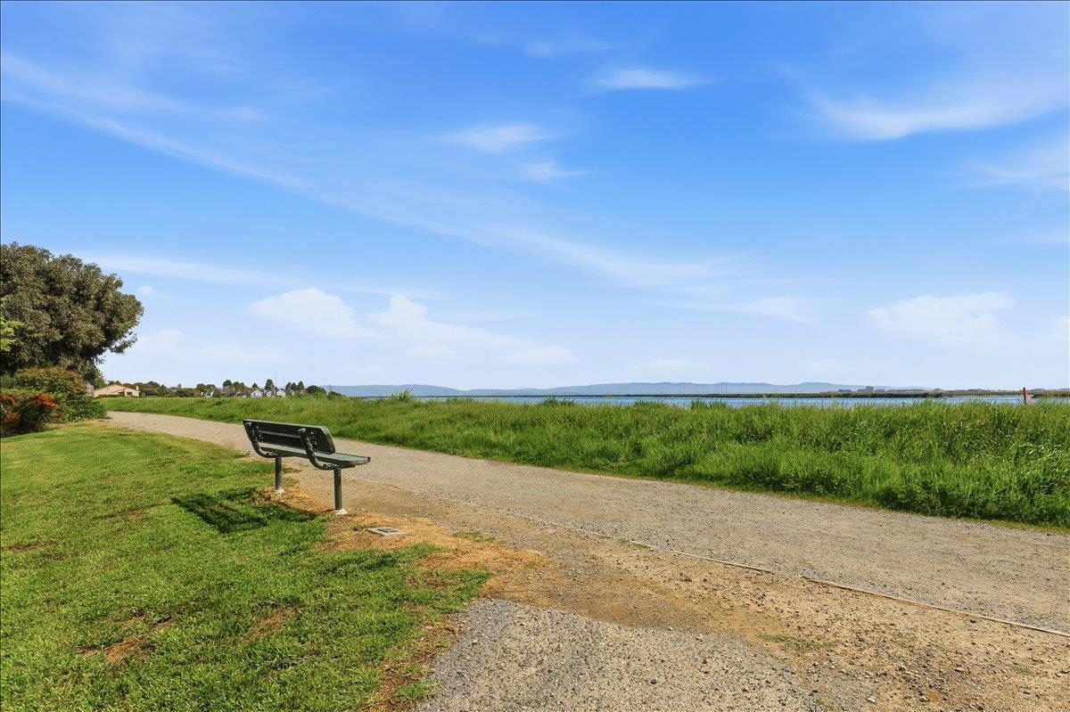 Detail Gallery Image 47 of 55 For 12 Riviera Cir, Redwood City,  CA 94065 - 4 Beds | 2/1 Baths