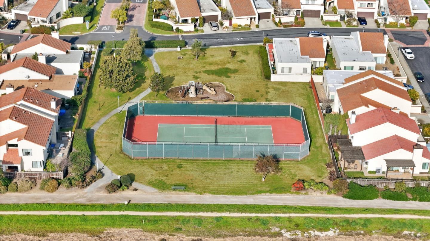 Detail Gallery Image 52 of 55 For 12 Riviera Cir, Redwood City,  CA 94065 - 4 Beds | 2/1 Baths