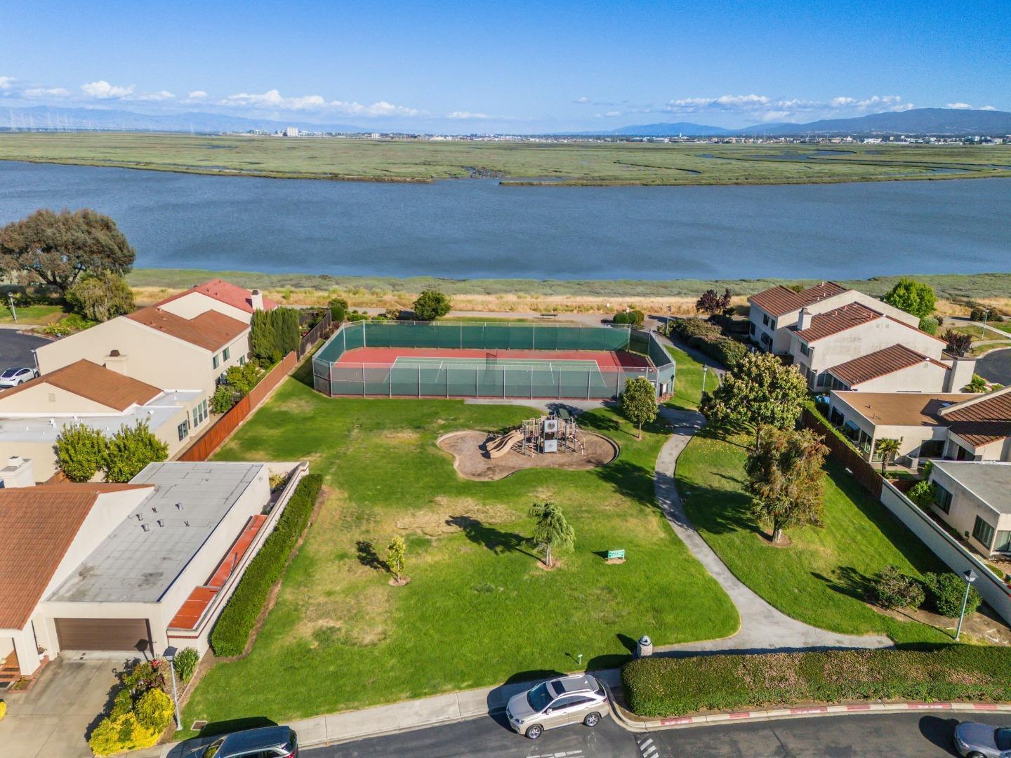 Detail Gallery Image 53 of 55 For 12 Riviera Cir, Redwood City,  CA 94065 - 4 Beds | 2/1 Baths