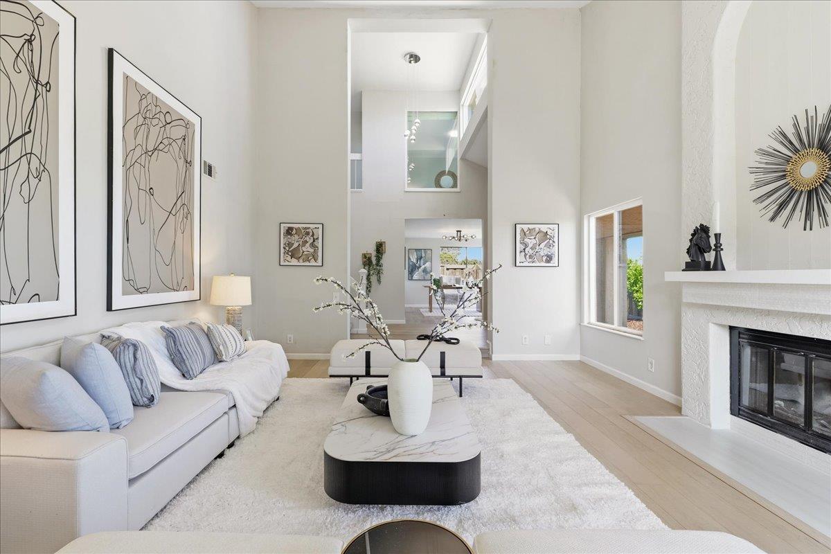 Detail Gallery Image 8 of 55 For 12 Riviera Cir, Redwood City,  CA 94065 - 4 Beds | 2/1 Baths