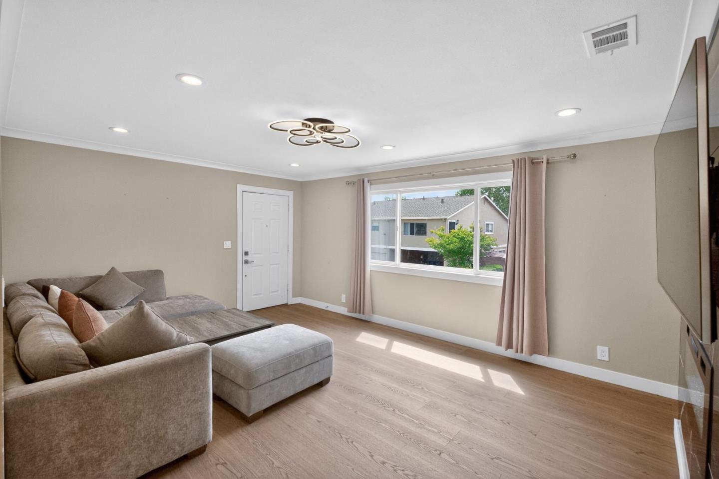 Photo #4: ML82043292 Listing: Photo #4