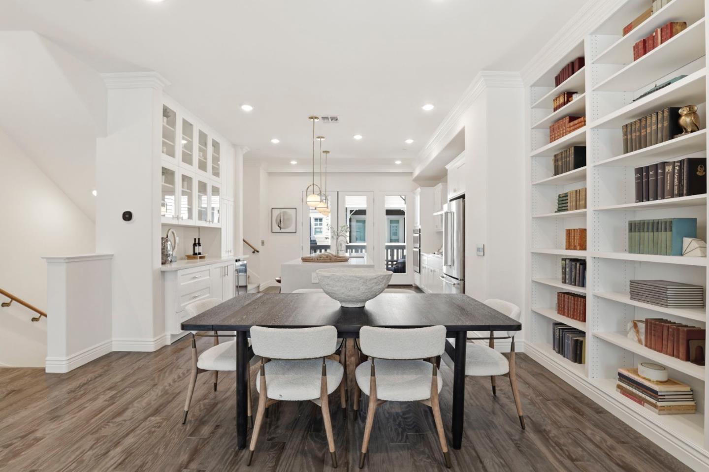 Detail Gallery Image 16 of 66 For 410 Encinal Ave, Menlo Park,  CA 94025 - 4 Beds | 3/1 Baths