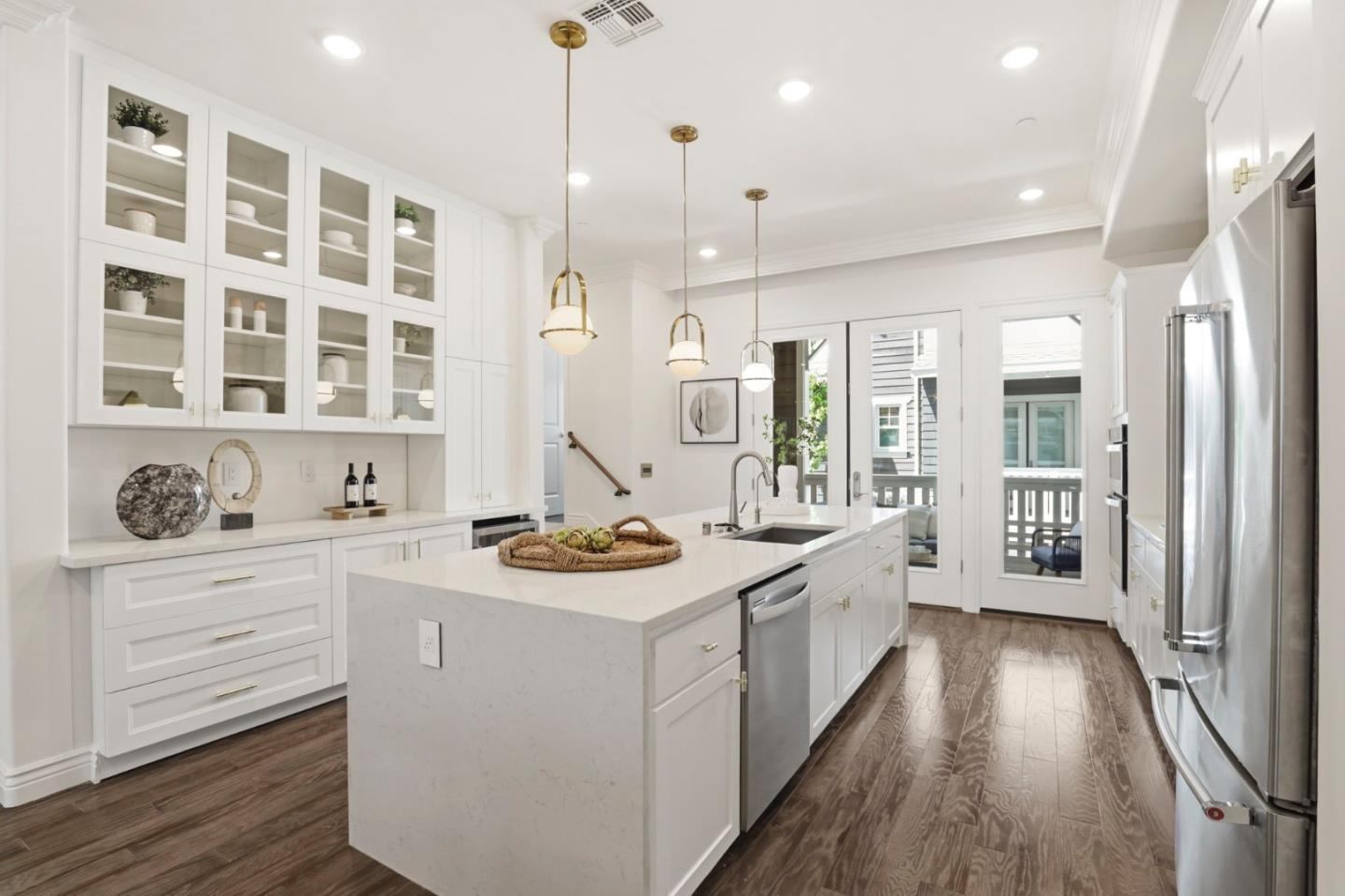 Detail Gallery Image 19 of 66 For 410 Encinal Ave, Menlo Park,  CA 94025 - 4 Beds | 3/1 Baths