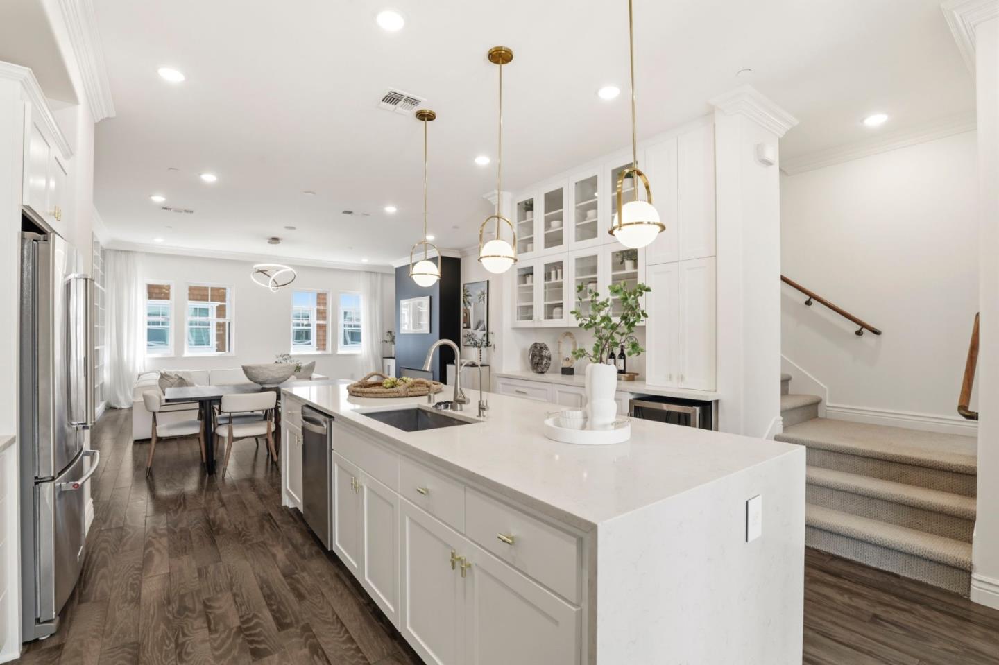 Detail Gallery Image 21 of 66 For 410 Encinal Ave, Menlo Park,  CA 94025 - 4 Beds | 3/1 Baths