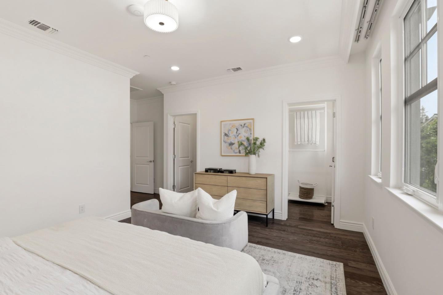 Detail Gallery Image 27 of 66 For 410 Encinal Ave, Menlo Park,  CA 94025 - 4 Beds | 3/1 Baths