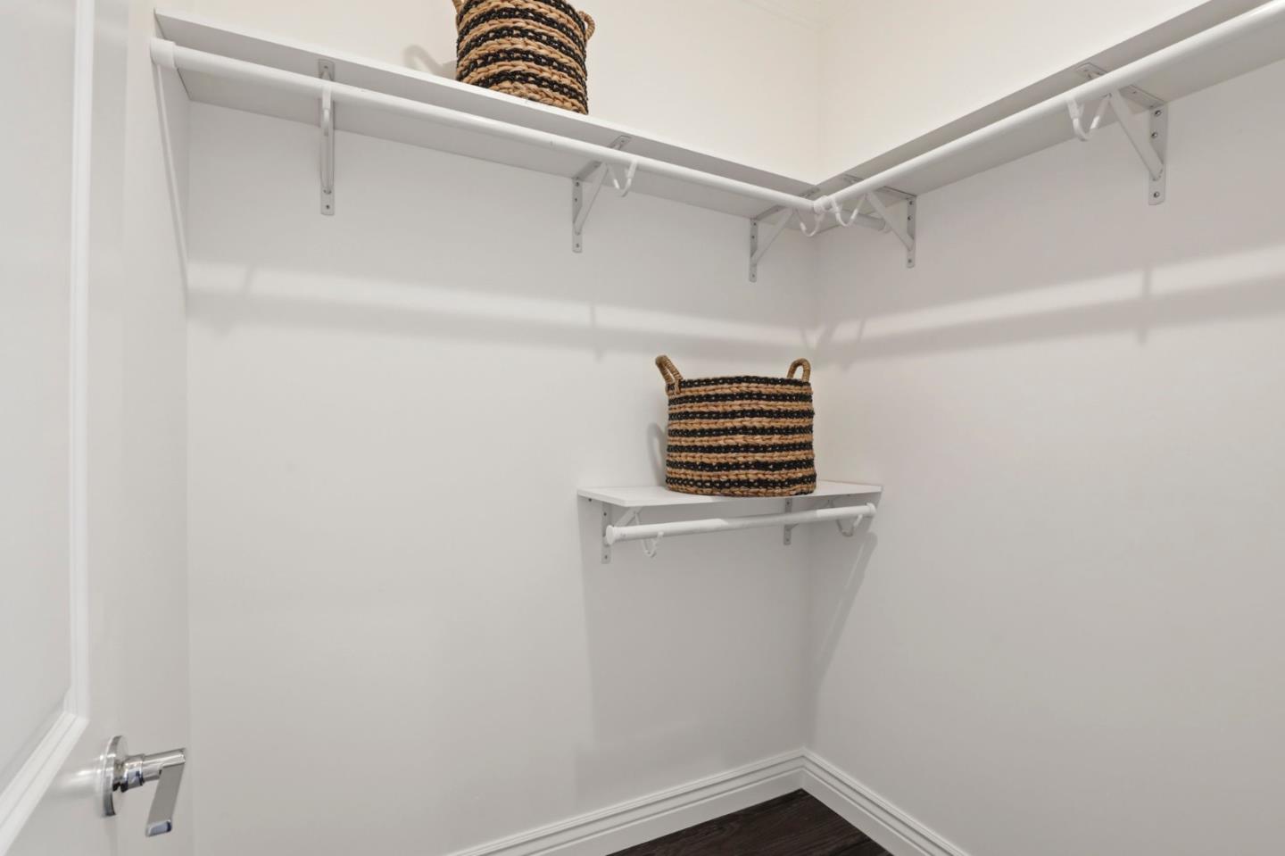 Detail Gallery Image 29 of 66 For 410 Encinal Ave, Menlo Park,  CA 94025 - 4 Beds | 3/1 Baths