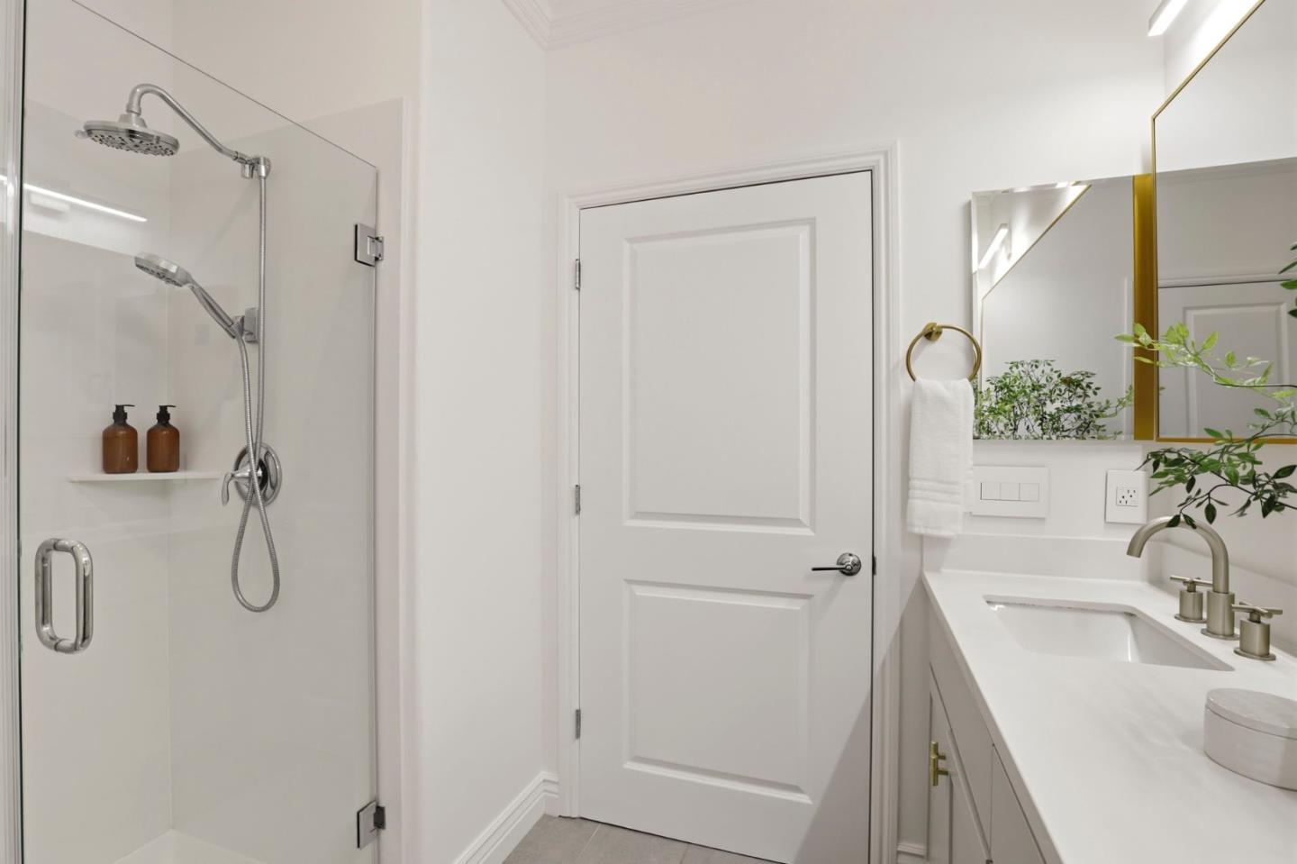 Detail Gallery Image 32 of 66 For 410 Encinal Ave, Menlo Park,  CA 94025 - 4 Beds | 3/1 Baths