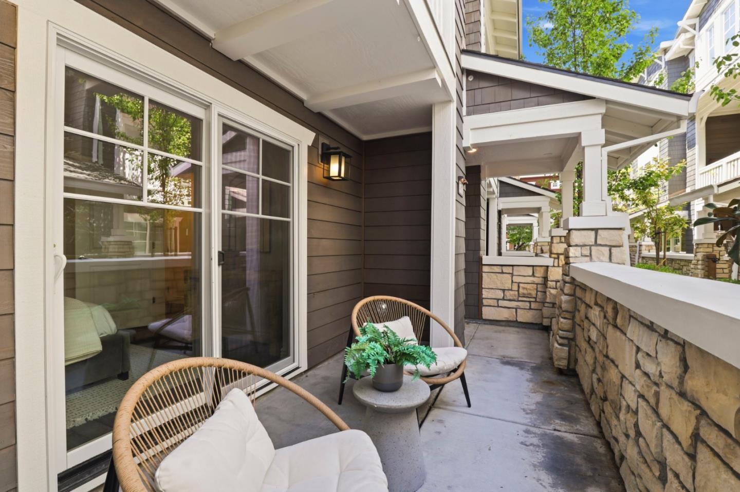 Detail Gallery Image 38 of 66 For 410 Encinal Ave, Menlo Park,  CA 94025 - 4 Beds | 3/1 Baths