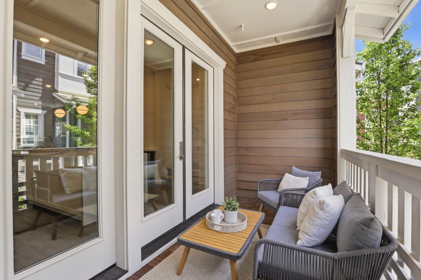 Detail Gallery Image 40 of 66 For 410 Encinal Ave, Menlo Park,  CA 94025 - 4 Beds | 3/1 Baths