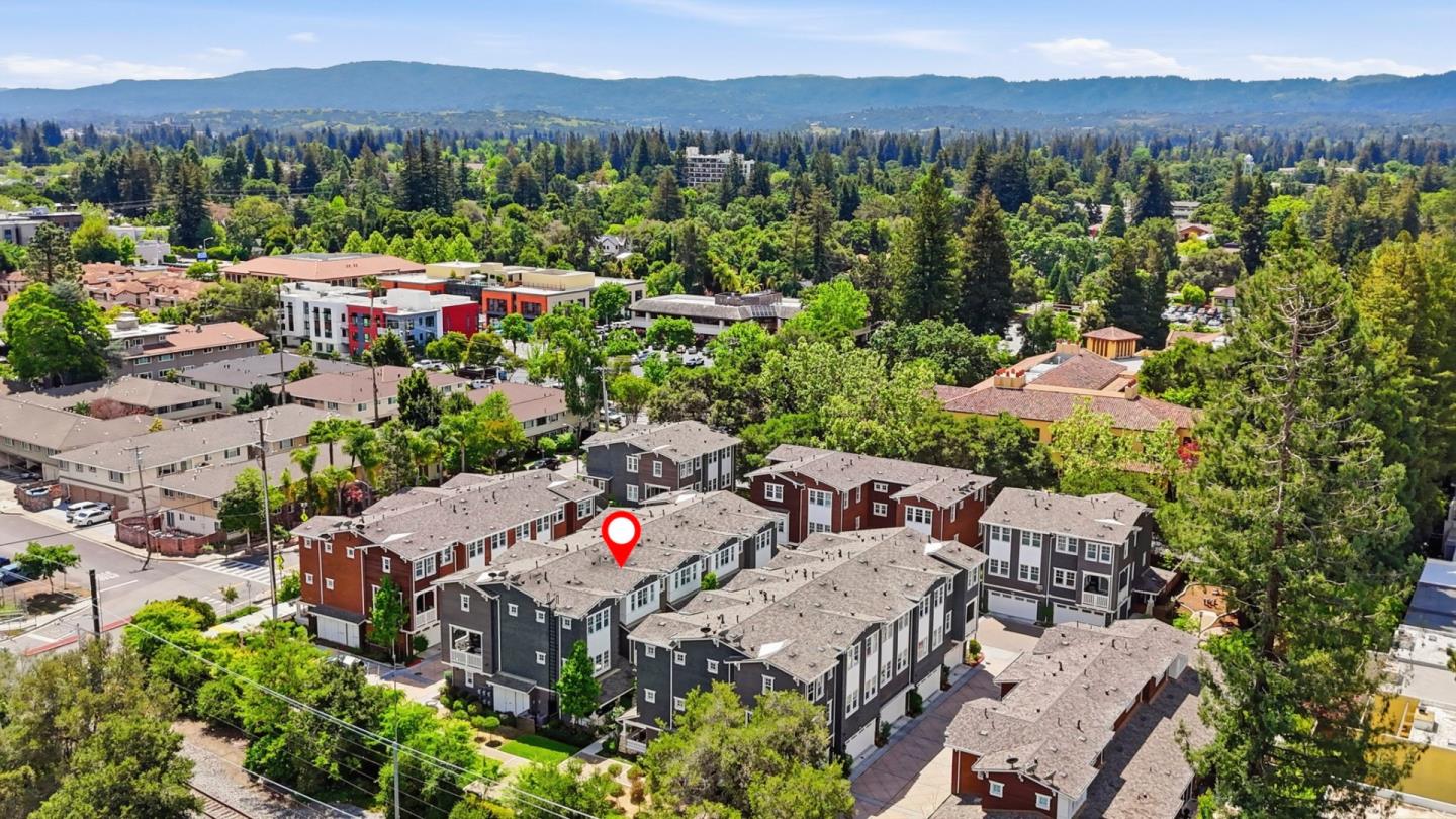 Detail Gallery Image 50 of 66 For 410 Encinal Ave, Menlo Park,  CA 94025 - 4 Beds | 3/1 Baths