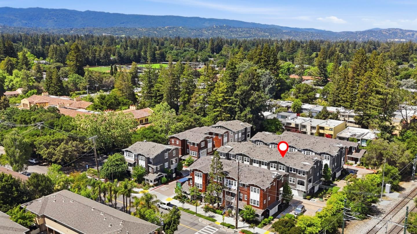 Detail Gallery Image 52 of 66 For 410 Encinal Ave, Menlo Park,  CA 94025 - 4 Beds | 3/1 Baths