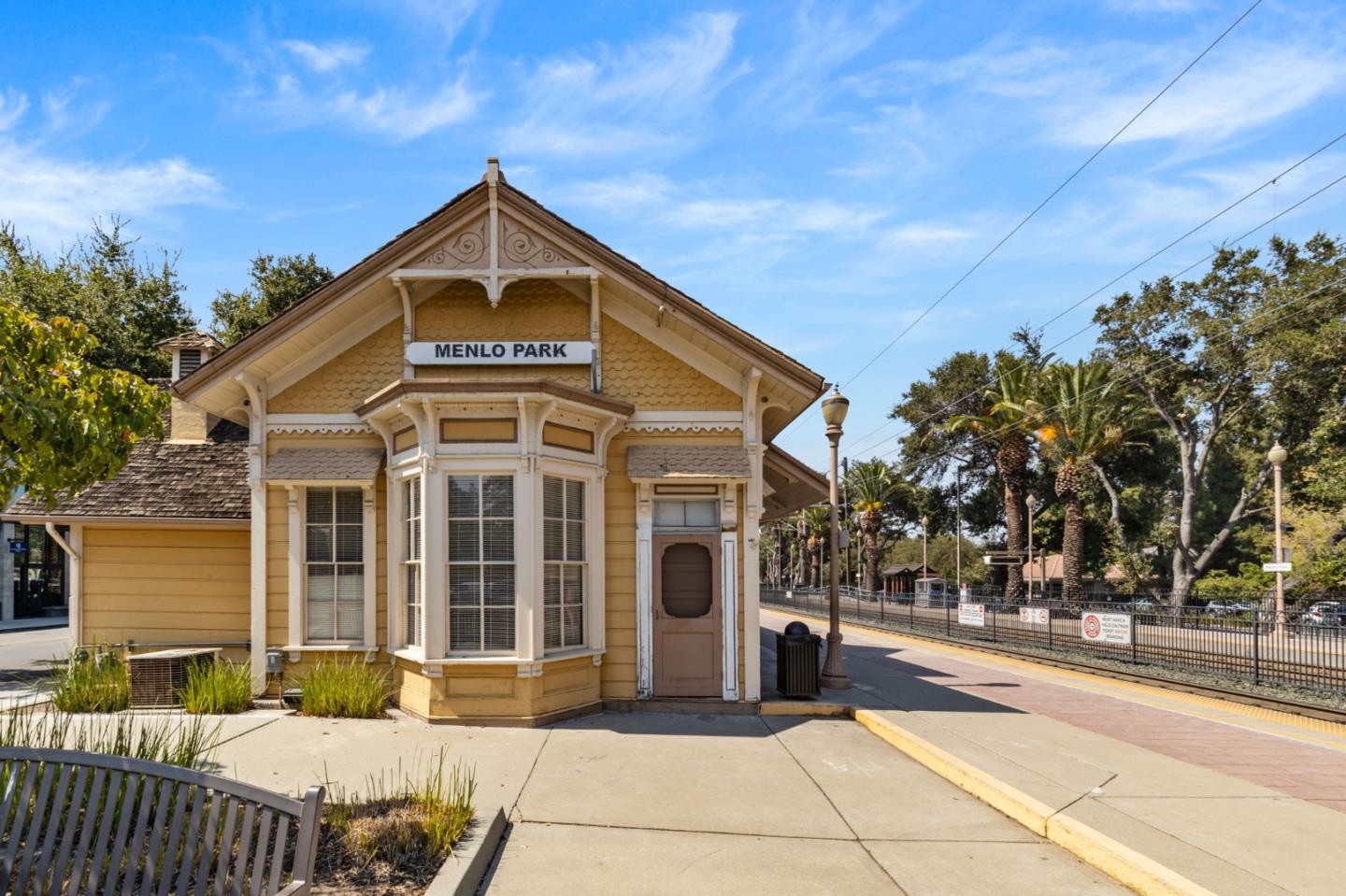 Detail Gallery Image 55 of 66 For 410 Encinal Ave, Menlo Park,  CA 94025 - 4 Beds | 3/1 Baths