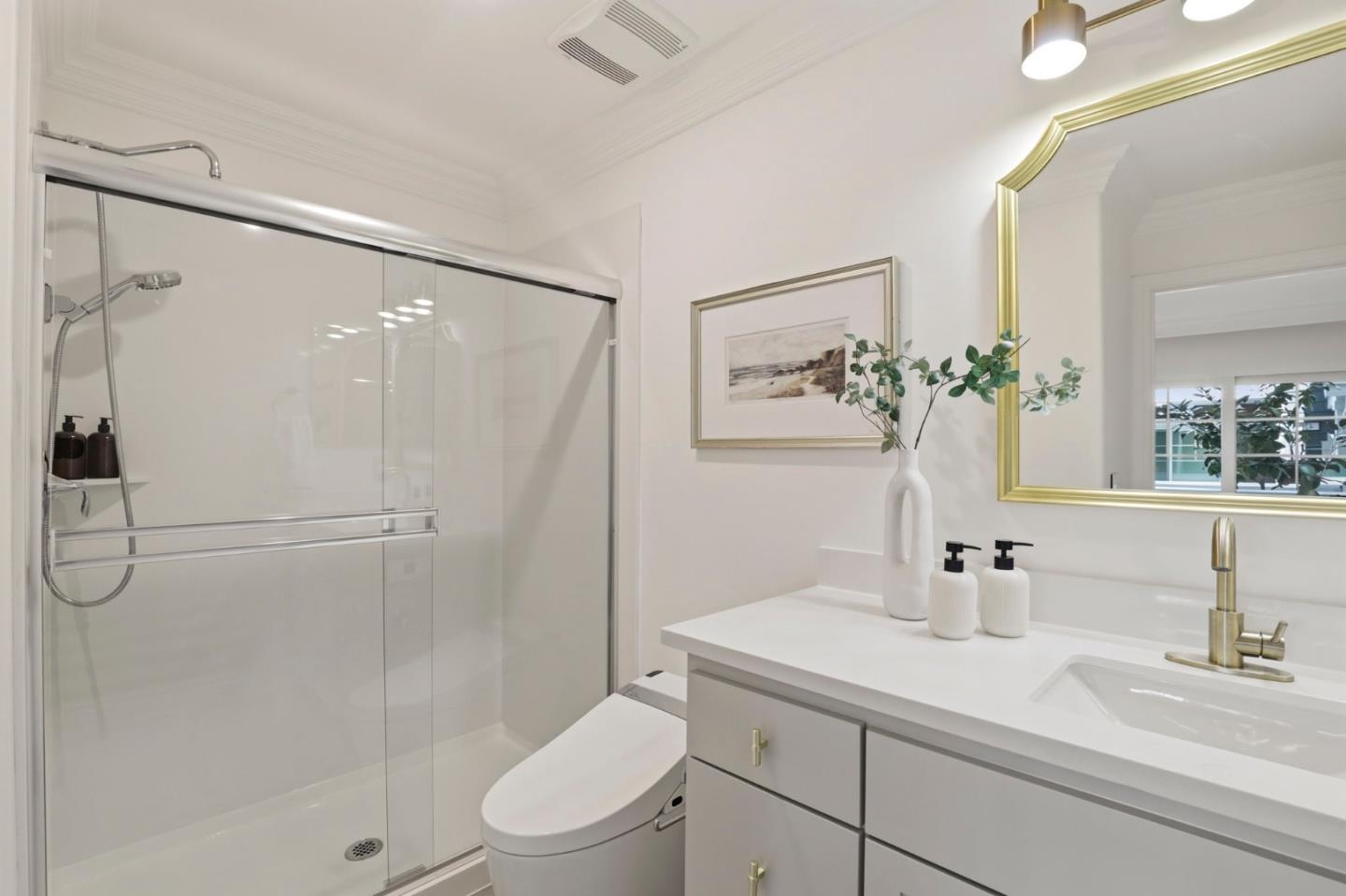 Detail Gallery Image 8 of 66 For 410 Encinal Ave, Menlo Park,  CA 94025 - 4 Beds | 3/1 Baths