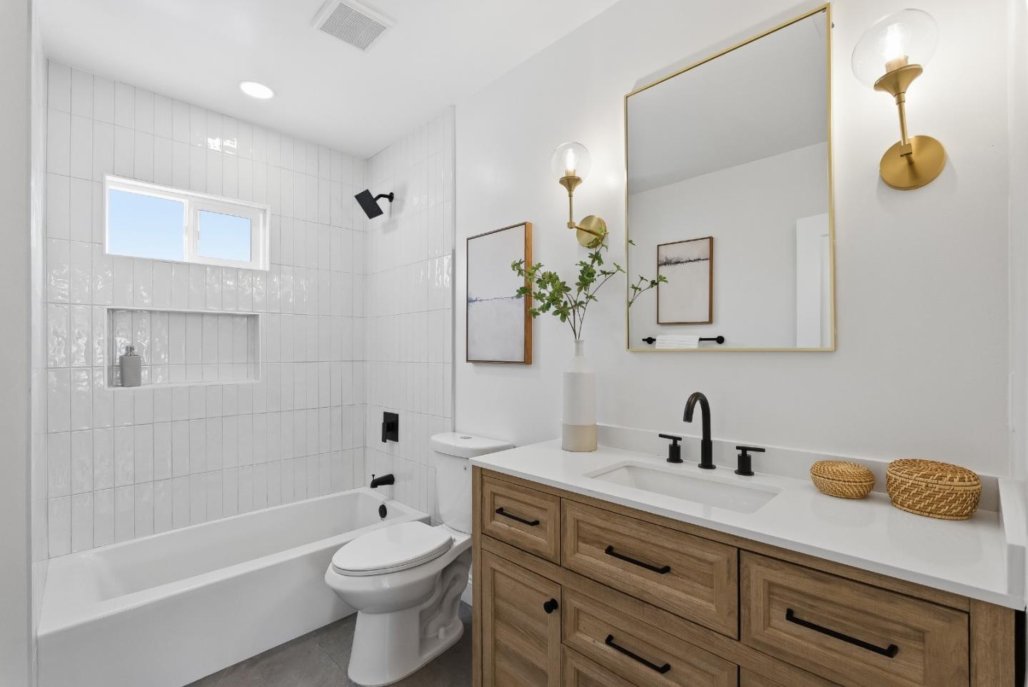 Detail Gallery Image 15 of 45 For 1414 Laurel, Santa Cruz,  CA 95060 - 3 Beds | 2 Baths