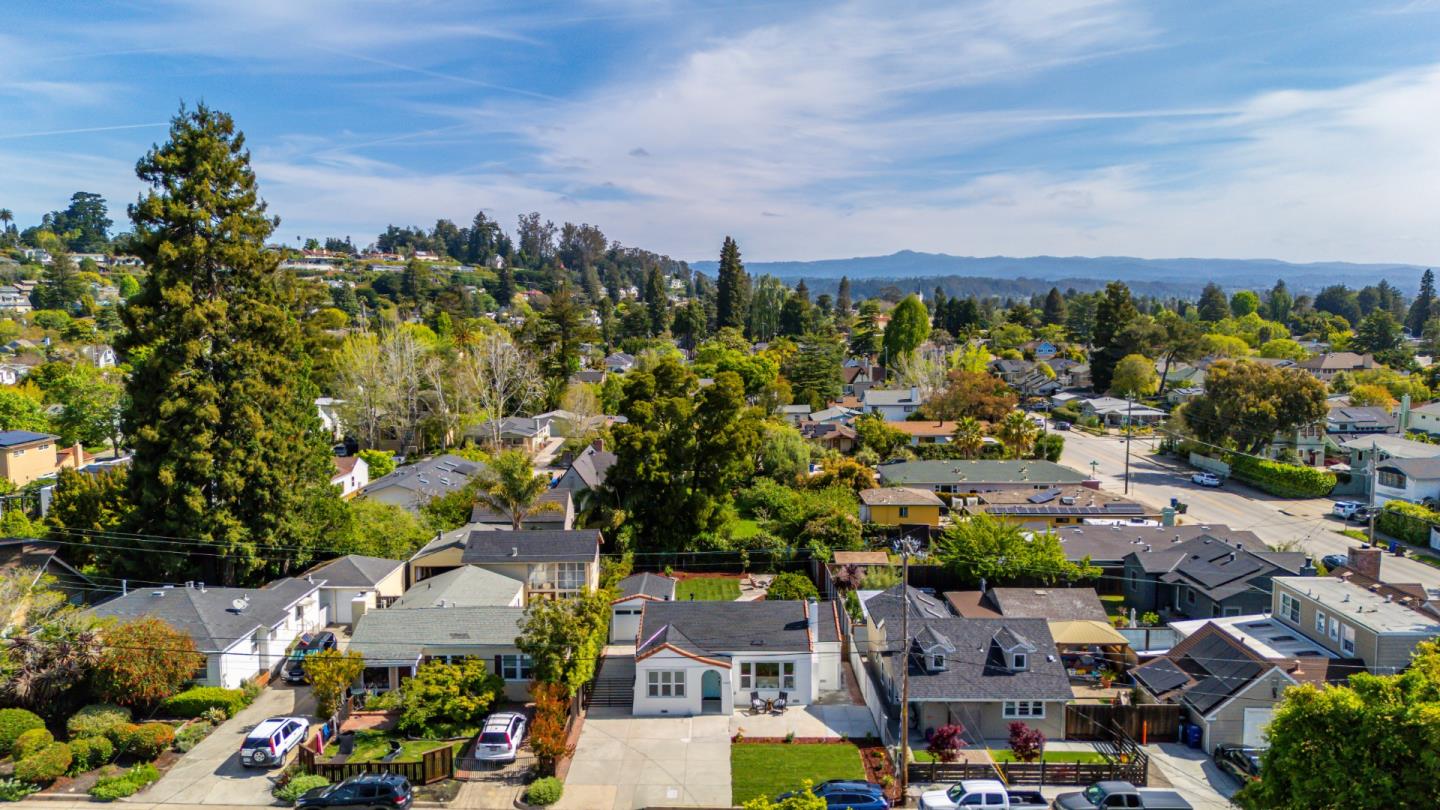Detail Gallery Image 28 of 45 For 1414 Laurel, Santa Cruz,  CA 95060 - 3 Beds | 2 Baths