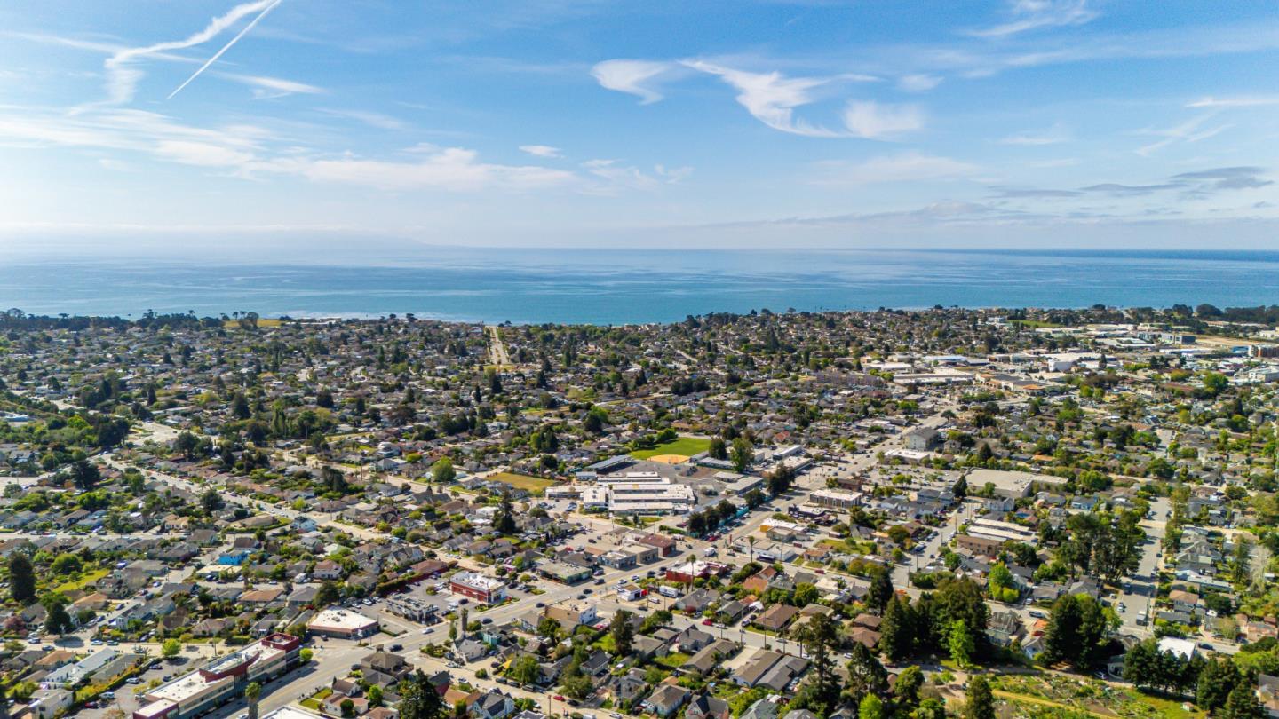 Detail Gallery Image 39 of 45 For 1414 Laurel, Santa Cruz,  CA 95060 - 3 Beds | 2 Baths