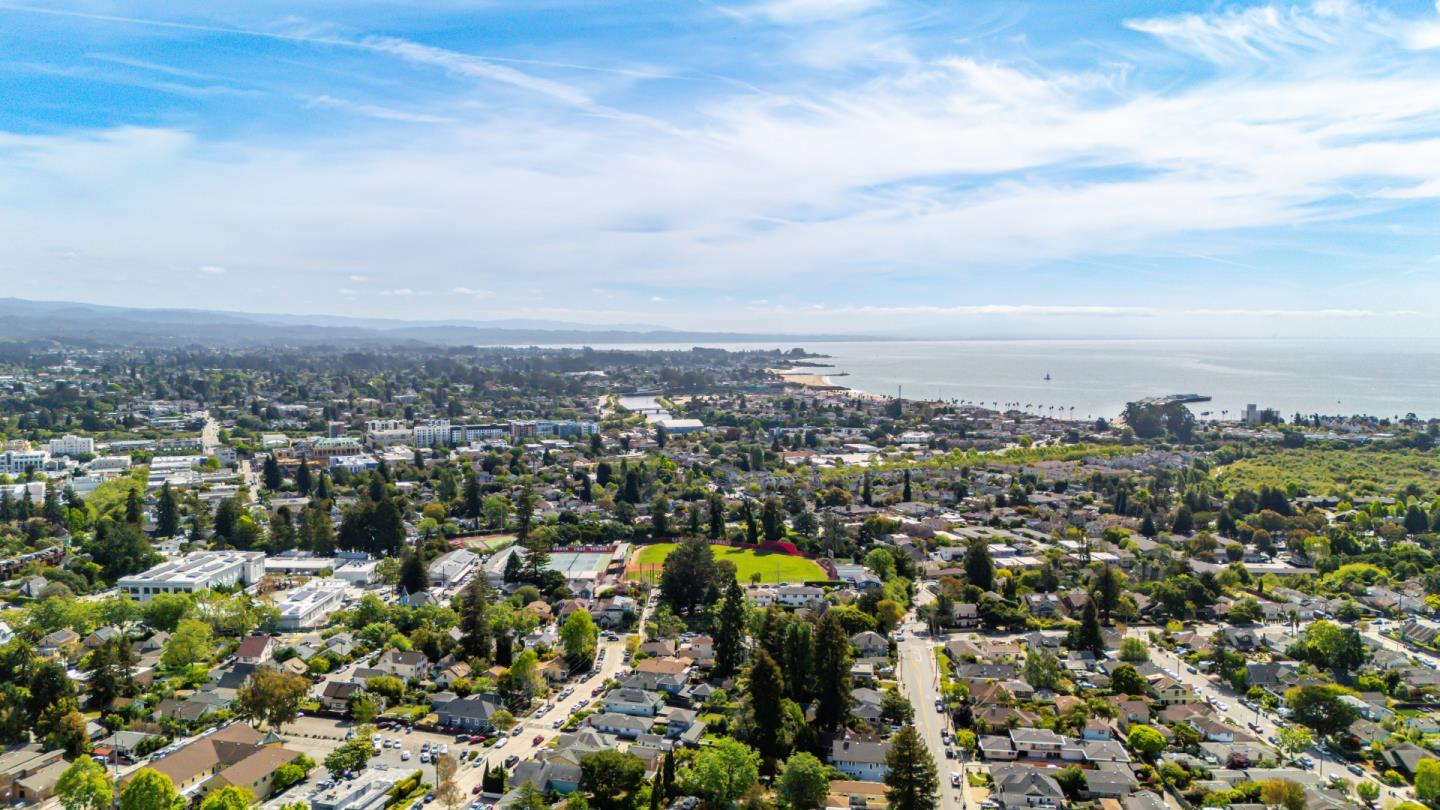 Detail Gallery Image 40 of 45 For 1414 Laurel, Santa Cruz,  CA 95060 - 3 Beds | 2 Baths