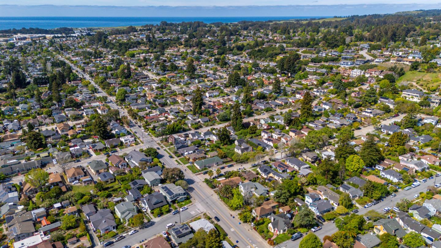 Detail Gallery Image 42 of 45 For 1414 Laurel, Santa Cruz,  CA 95060 - 3 Beds | 2 Baths