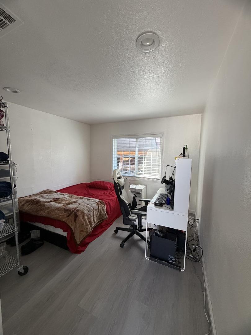 Detail Gallery Image 10 of 18 For 198 S Cragmont, San Jose,  CA 95127 - 3 Beds | 2 Baths