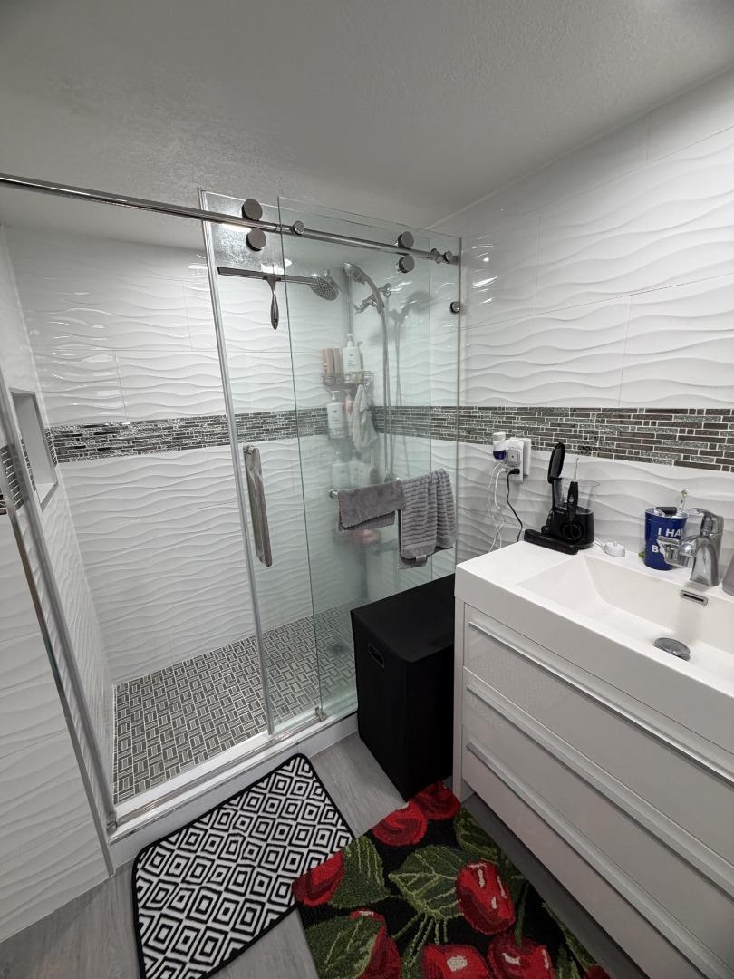 Detail Gallery Image 11 of 18 For 198 S Cragmont, San Jose,  CA 95127 - 3 Beds | 2 Baths