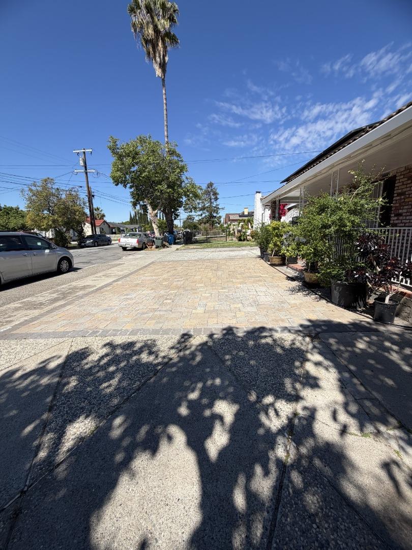 Detail Gallery Image 2 of 18 For 198 S Cragmont, San Jose,  CA 95127 - 3 Beds | 2 Baths